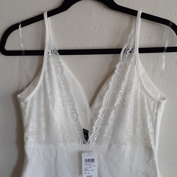 Off-White Bodycon Lace Dress - Picture 5 of 9